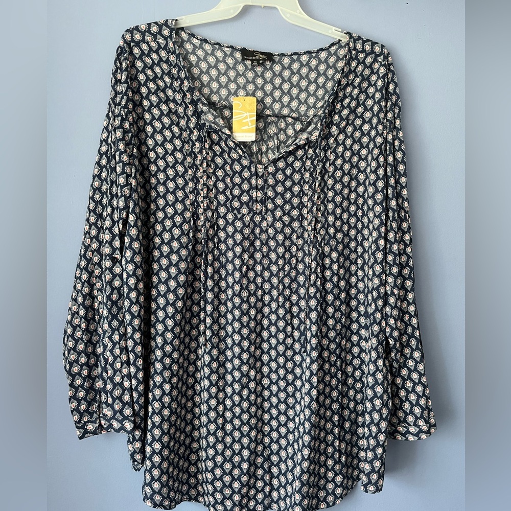 Suzanne Betro Geometric Printed Roll Tab Sleeve Top 4X